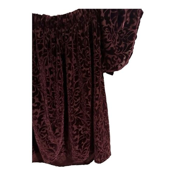 Hollister Red Velvet Soft Patterned Peasant Blouse - Women’s XS - Picture 10 of 14